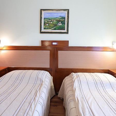 B & B Casa Rustica Dva Baladura Rooms Kanfanar Eksteriør bilde